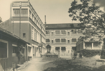 2004.6.2 – vue des ateliers Hatot (1933)